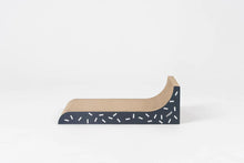 Load image into Gallery viewer, Cat Scratcher 3 in 1