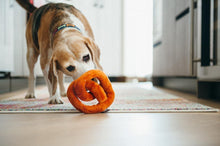 Load image into Gallery viewer, Plush Toy Pretzel - WAGSUP